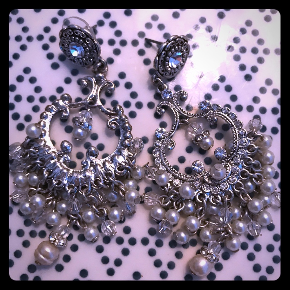 Fashion chandelier silver pearl earrings